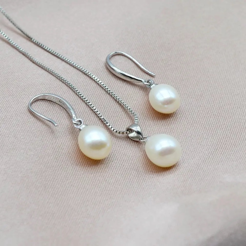 Authentic freshwater pearl necklace and earrings set silver